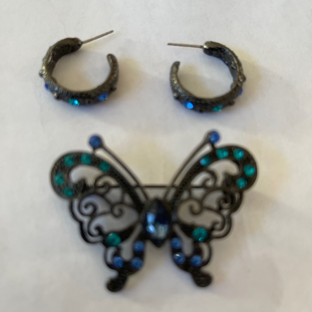 Jewelry set: Butterfly brooch and small hoop earrings blue glass on black metal